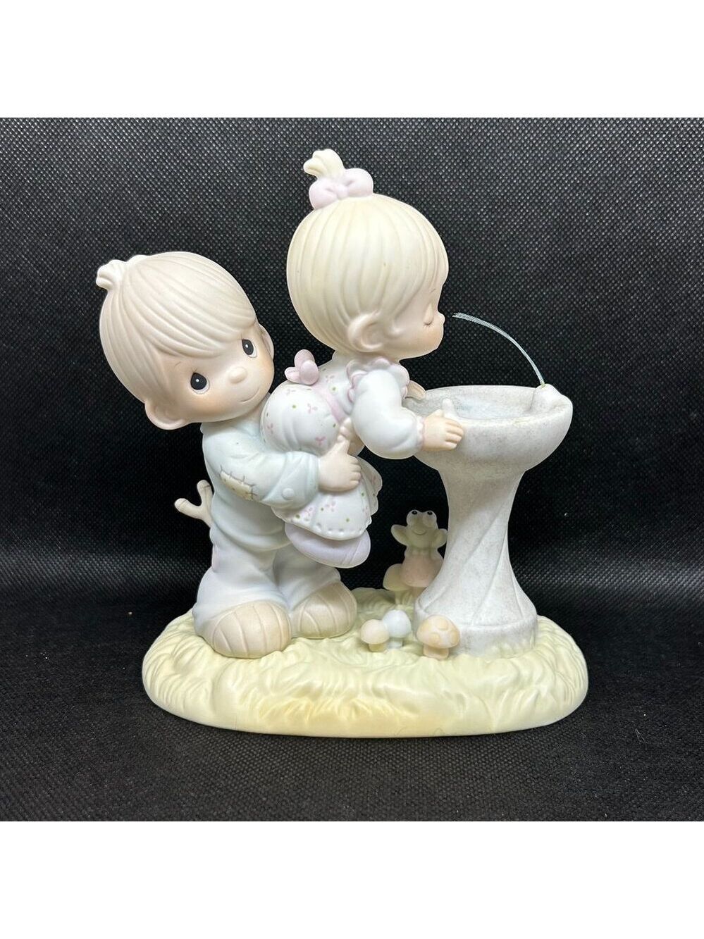 Precious Moments "Your Love is so Uplifting" figurine